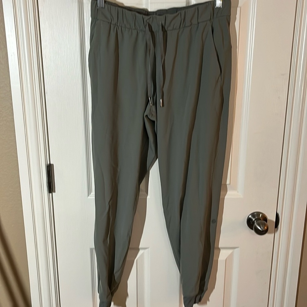 Lululemon high rise joggers
